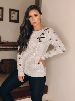 Blusa Mousse Gato Com Ilhós e Bolso